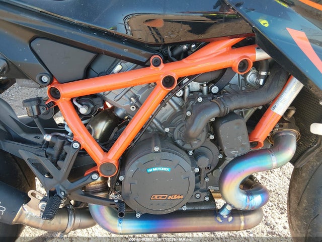 KTM 1290 Super Duke R 2023 VBKV39405PM971105 Image 8