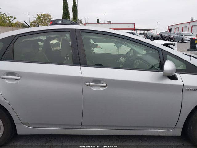 Toyota Prius Two 2015 JTDKN3DU9F0456578 Image 15