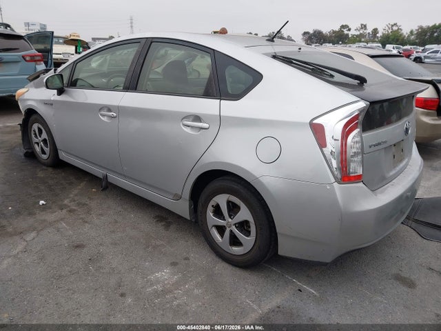 Toyota Prius Two 2015 JTDKN3DU9F0456578 Image 3