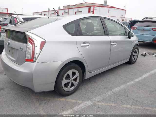 Toyota Prius Two 2015 JTDKN3DU9F0456578 Image 4