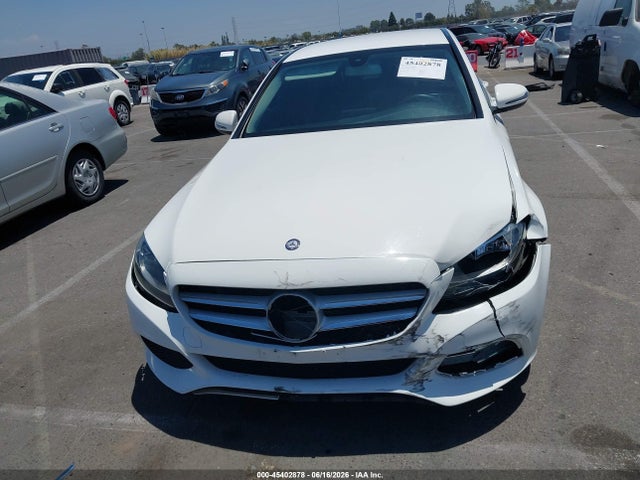 55SWF4JB6GU102140 Mercedes-Benz C 300 Luxury/sport