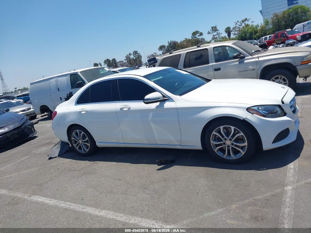 55SWF4JB6GU102140 Mercedes-Benz C 300 Luxury/sport
