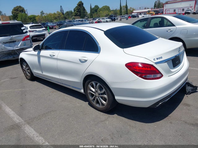 55SWF4JB6GU102140 Mercedes-Benz C 300 Luxury/sport