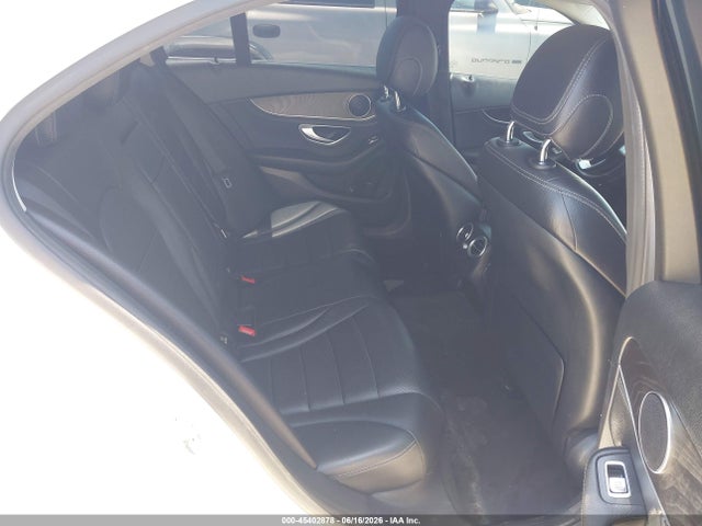 55SWF4JB6GU102140 Mercedes-Benz C 300 Luxury/sport