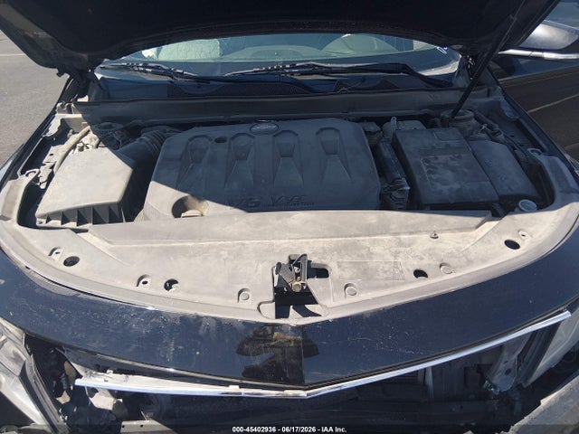 Chevrolet IMPALA 1LT 2018 2G1105S31J9112590 Image 10