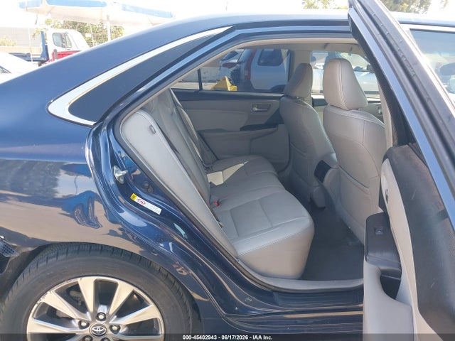 45402943 :رقم المزاد ، 4T1BD1FK8FU172981 vin ، 2015 Toyota Camry Hybrid Xle مزاد بيع
