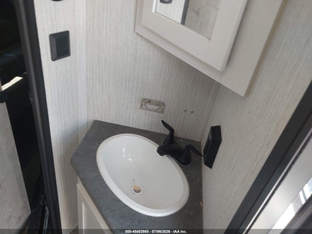 Продаж на аукціоні авто 2022 Forest River Other, vin: 5ZT2PUTB3N4013557, номер лоту: 45402985