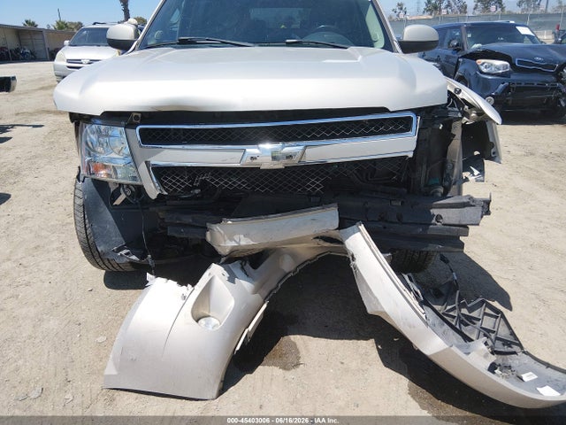 45403006 :رقم المزاد ، 1GNFC16J67J331569 vin ، 2007 Chevrolet Suburban 1500 Lt مزاد بيع