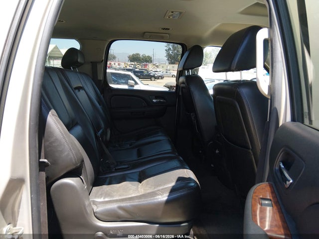 45403006 :رقم المزاد ، 1GNFC16J67J331569 vin ، 2007 Chevrolet Suburban 1500 Lt مزاد بيع