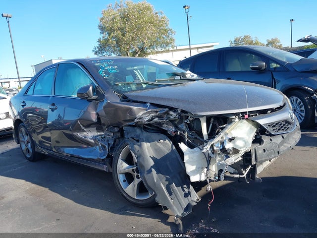 4T1BF1FKXEU820801 Toyota Camry Se Sport