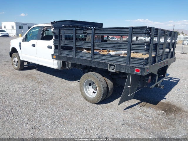 Ford F-350 Chassis 2022 1FD8W3H62NED17361 Image 3