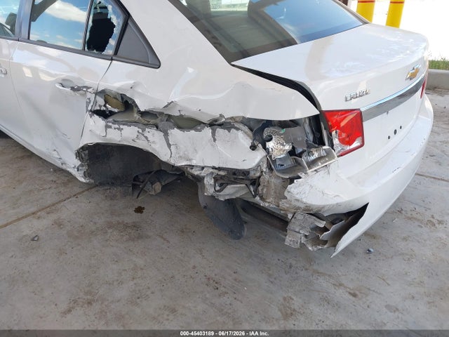 1G1PA5SG9F7178162 Chevrolet Cruze Ls Auto