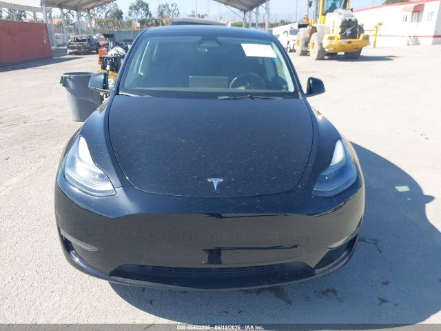 45403205 :رقم المزاد ، 7SAYGDEEXPF855734 vin ، 2023 Tesla Model Y Awd/long Range Dual Motor All-wheel Drive مزاد بيع
