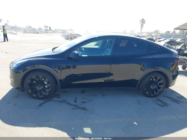 45403205 :رقم المزاد ، 7SAYGDEEXPF855734 vin ، 2023 Tesla Model Y Awd/long Range Dual Motor All-wheel Drive مزاد بيع