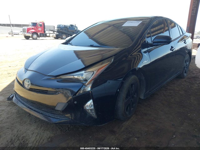 Toyota Prius Three Touring 2016 JTDKARFU2G3003155 Image 2