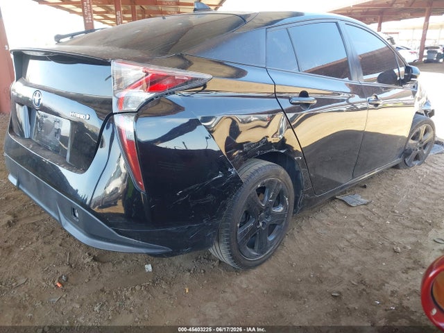 Toyota Prius Three Touring 2016 JTDKARFU2G3003155 Image 4