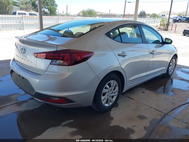 Hyundai ELANTRA SE 2019 5NPD74LF4KH495443 Image 4