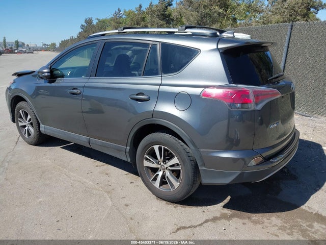 Toyota Rav4 Xle 2017 JTMWFREV6HD101890 Image 3