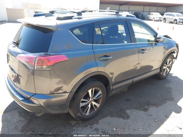Toyota Rav4 Xle 2017 JTMWFREV6HD101890 Image 4