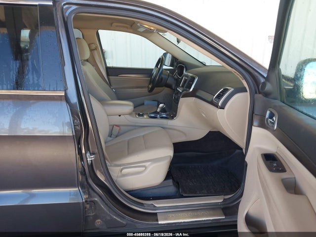 1C4RJFAG6JC398754 Jeep Grand Cherokee Laredo E 4x4