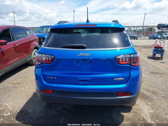 45403416 :رقم المزاد ، 3C4NJDBB4NT180859 vin ، 2022 Jeep Compass Latitude 4x4 مزاد بيع