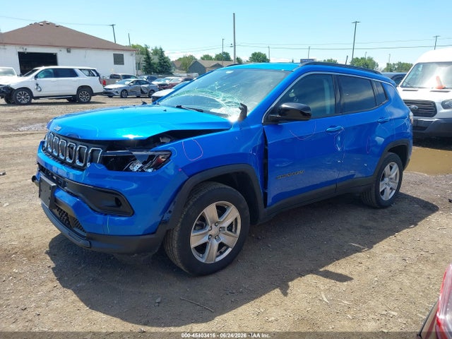 45403416 :رقم المزاد ، 3C4NJDBB4NT180859 vin ، 2022 Jeep Compass Latitude 4x4 مزاد بيع