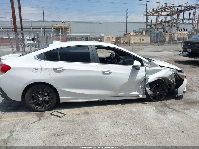 1G1BE5SM5H7122792 Chevrolet Cruze Lt Auto