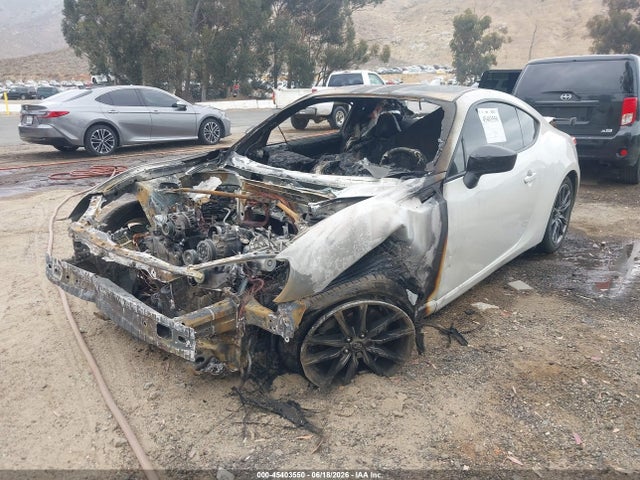 Toyota 86 2017 JF1ZNAA10H8707138 Image 2