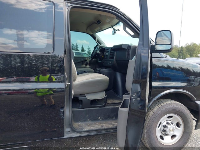 1GAZGNFP7L1266126 Chevrolet Express Passenger Rwd 3500 Extended Wheelbase Ls