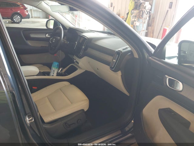 2022 Volvo Xc40 T5 Inscription მანქანა იყიდება აუქციონზე, vin: YV4162UL0N2739915, აუქციონის ნომერი: 45403578