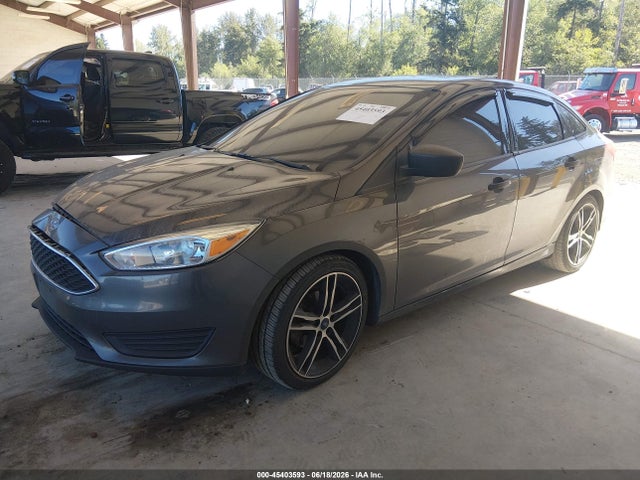 Ford FOCUS S 2015 1FADP3E26FL281730 Image 2