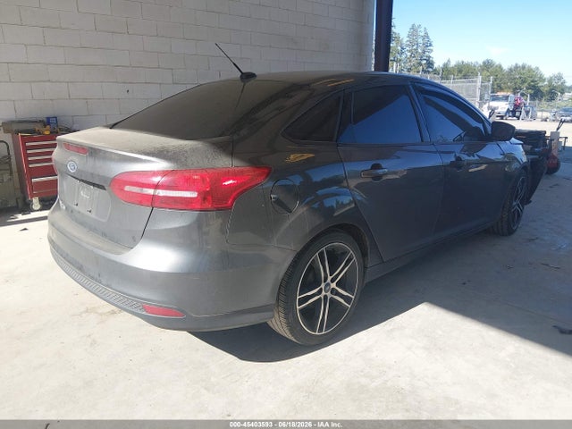 Ford FOCUS S 2015 1FADP3E26FL281730 Image 4