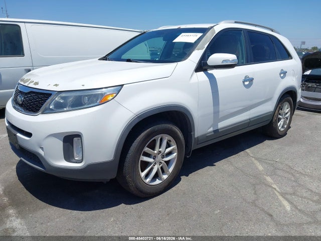 KIA Sorento Lx V6 2015 5XYKT4A74FG555832 Image 2