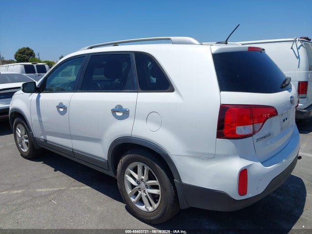 KIA Sorento Lx V6 2015 5XYKT4A74FG555832 Image 3