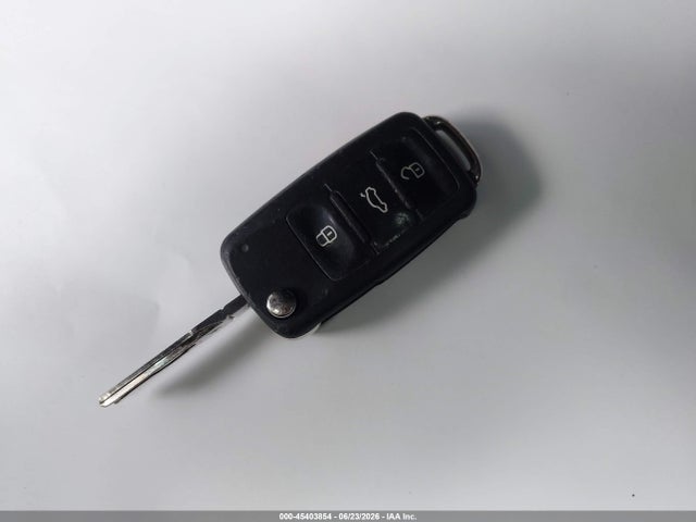 1VWBT7A39FC026229 Volkswagen Passat 1.8t Sport