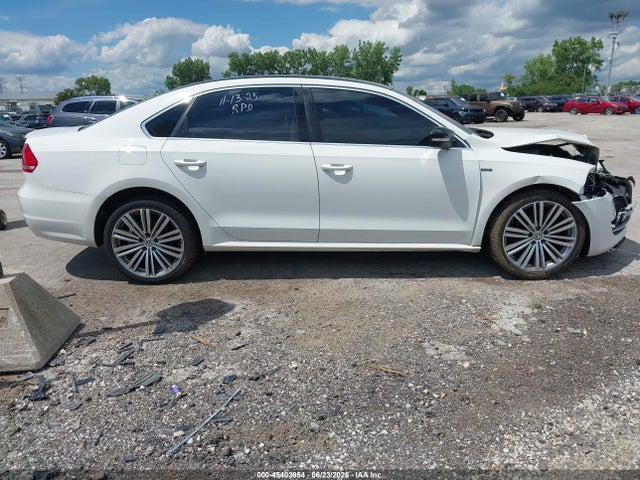1VWBT7A39FC026229 Volkswagen Passat 1.8t Sport