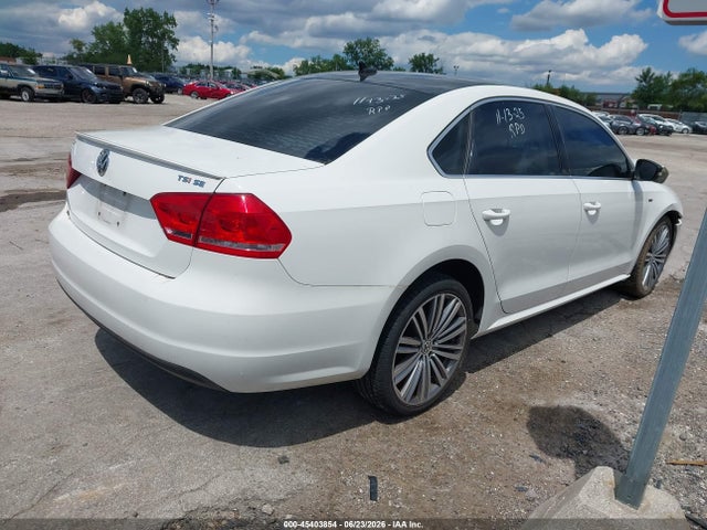 1VWBT7A39FC026229 Volkswagen Passat 1.8t Sport