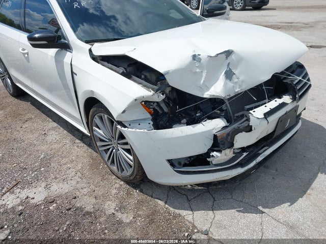 1VWBT7A39FC026229 Volkswagen Passat 1.8t Sport