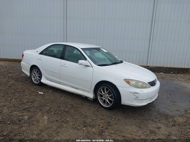 45403855 :رقم المزاد ، 4T1BE32K95U552120 vin ، 2005 Toyota Camry Le مزاد بيع