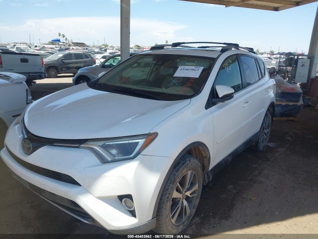 Toyota Rav4 Xle 2017 JTMWFREV9HJ141060 Image 2