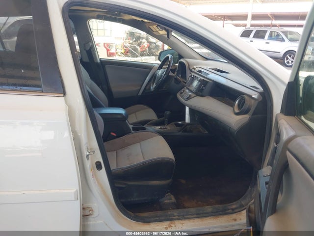 Toyota Rav4 Xle 2017 JTMWFREV9HJ141060 Image 5