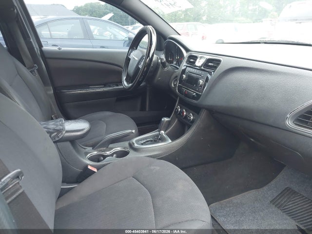 Продаж на аукціоні авто 2013 Chrysler 200 Lx, vin: 1C3CCBAB6DN764769, номер лоту: 45403941