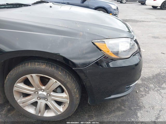 Продаж на аукціоні авто 2013 Chrysler 200 Lx, vin: 1C3CCBAB6DN764769, номер лоту: 45403941