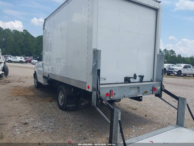 Chevrolet Express Cutaway Work Van 2024 1GB0GRFP0R1158967 Image 3