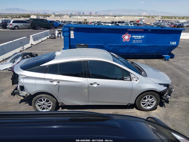 JTDKARFP7J3104452 Toyota Prius Prime Premium