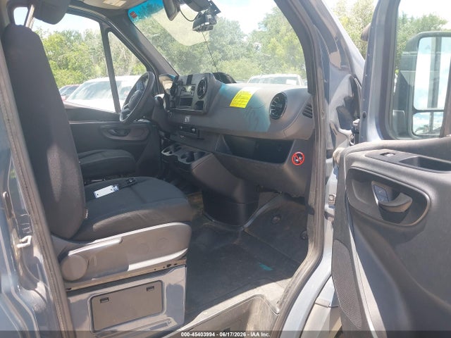 WD4PF0CD7KP104626 Mercedes-Benz Sprinter 2500 High Roof V6