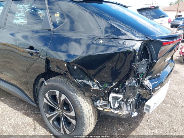 45404029 :رقم المزاد ، JTMABACA1SA104227 vin ، 2025 Toyota Bz4x Xle مزاد بيع
