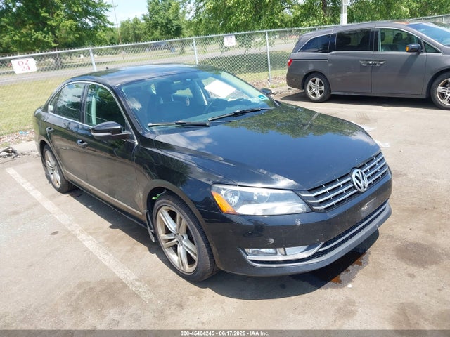 Aukcja sprzedaży 2015 Volkswagen Passat 2.0l Tdi Sel Premium, vin: 1VWCV7A39FC054806, numer aukcji: 45404245
