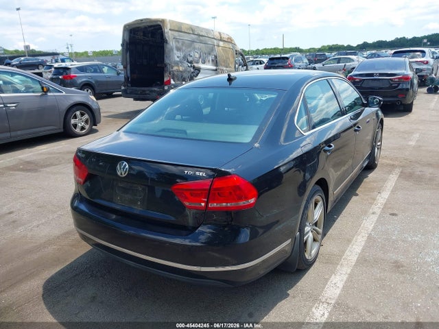 Продаж на аукціоні авто 2015 Volkswagen Passat 2.0l Tdi Sel Premium, vin: 1VWCV7A39FC054806, номер лоту: 45404245