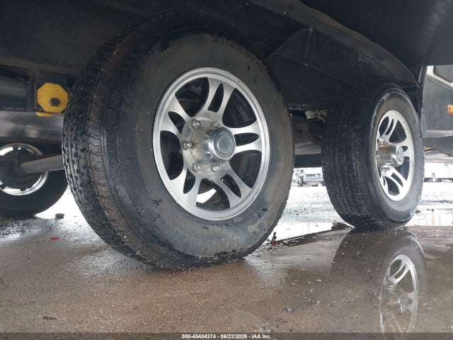 45404374 :رقم المزاد ، 4YDT34B2XFD423225 vin ، 2015 Keystone Rv Other مزاد بيع